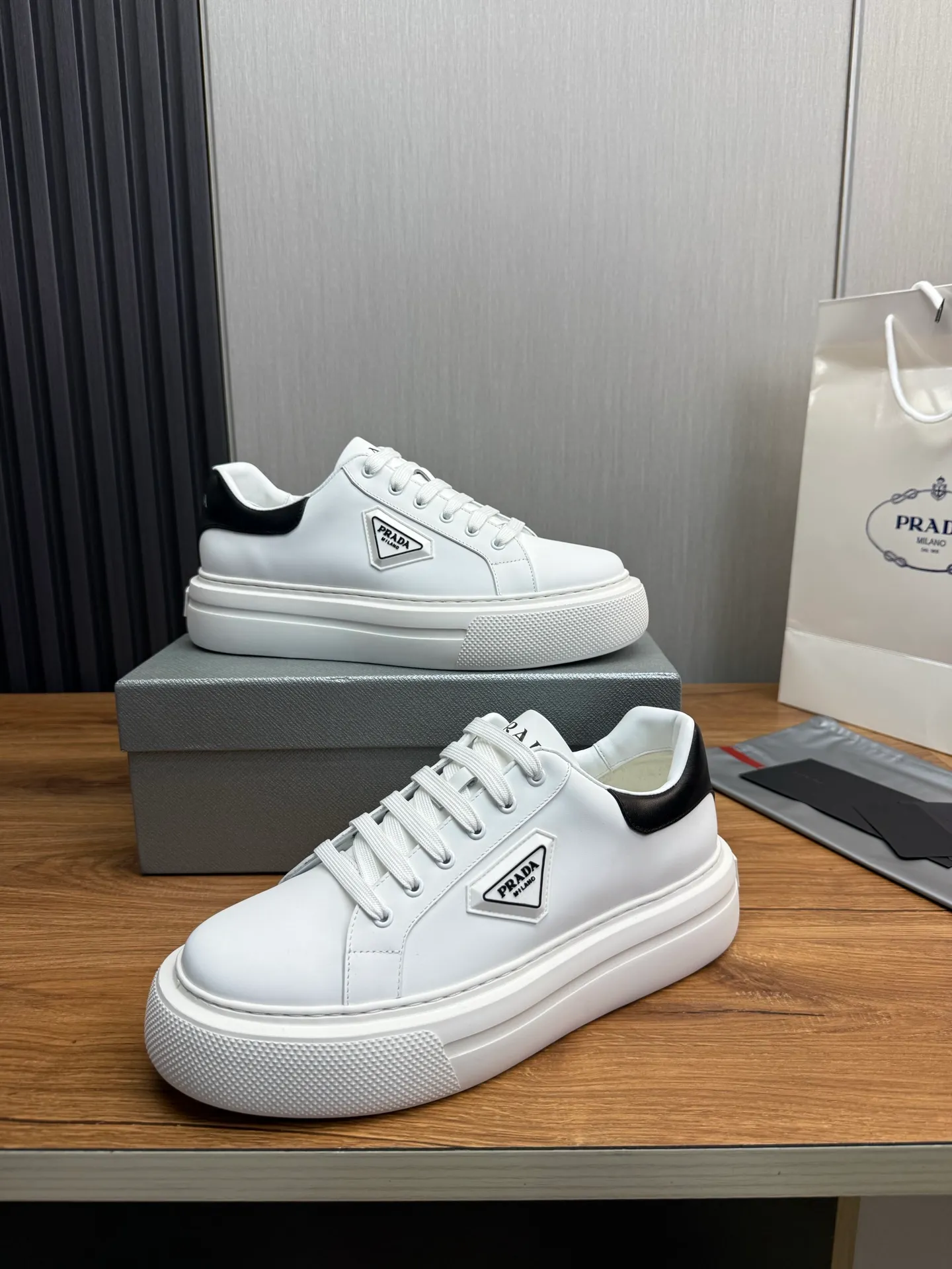 Men's shoes 💰560💰 [PRADA] Men's shoes are popular in the counter, official website is synchronized, 1 high-quality shipment ✔️Original cowhide upper + cowhide lining, 1🆚1 replica, original sole, 38-45 (45 customized, non-refundable)
